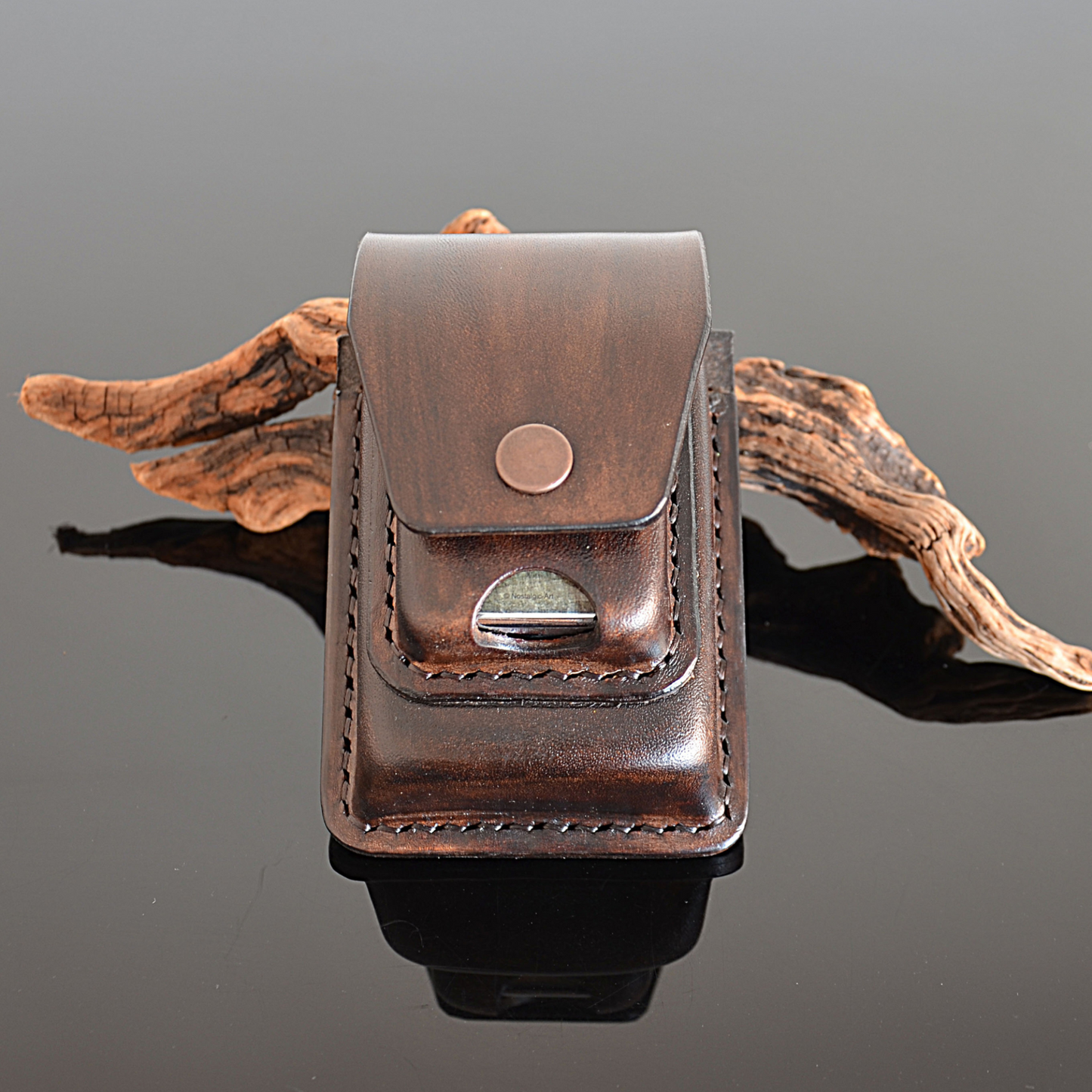 Étui à cigarettes en cuir avec porte-briquet