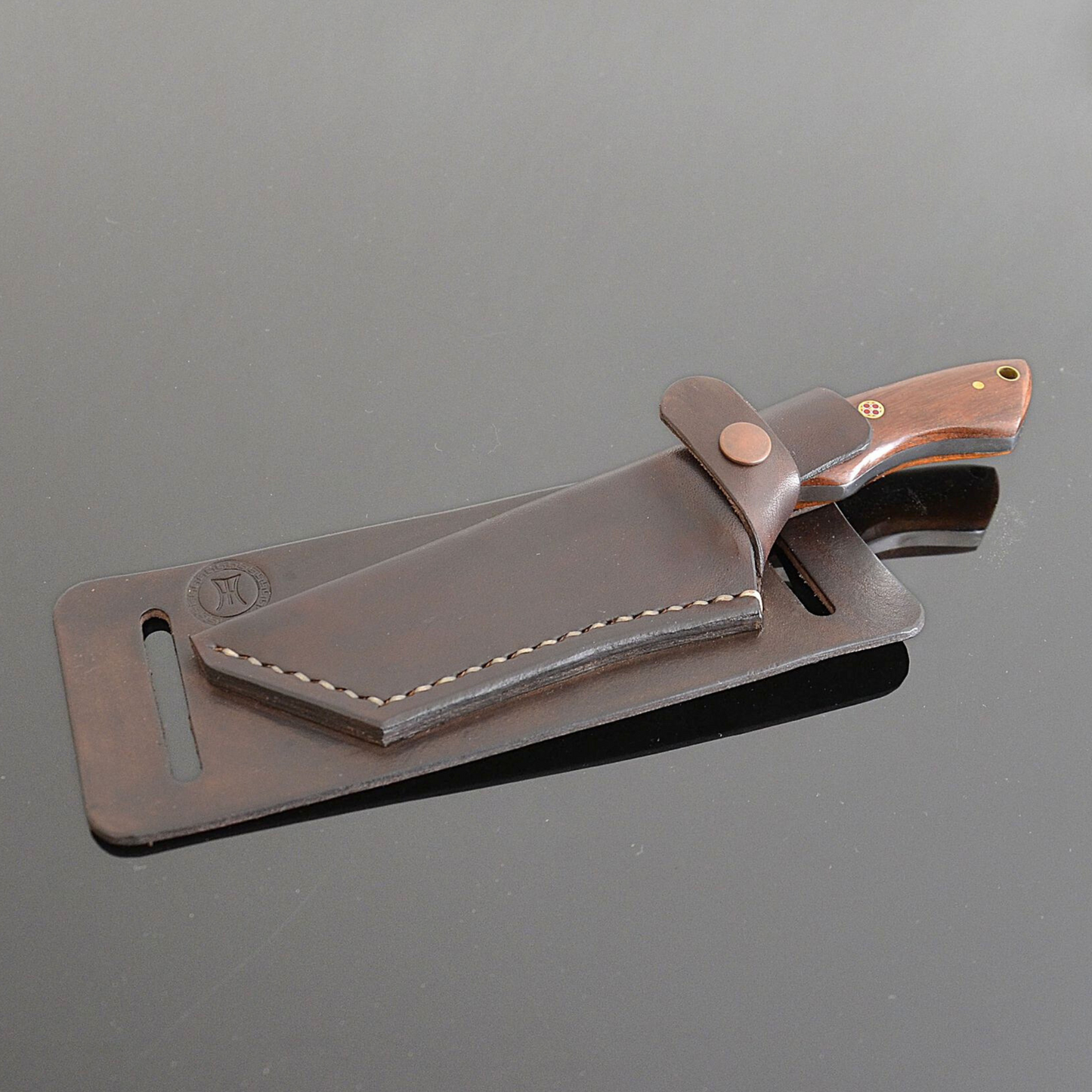 Funda de cuero hecha a mano con clip para cinturón para navaja suiza Champ