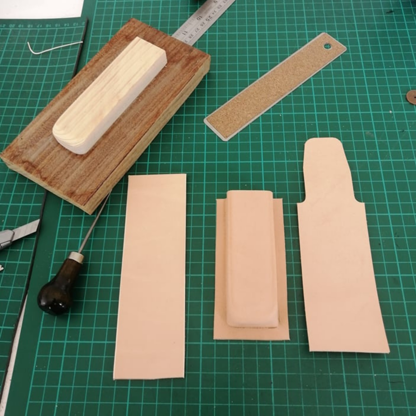 Custom Leather Horizontal Folding Knife Sheath