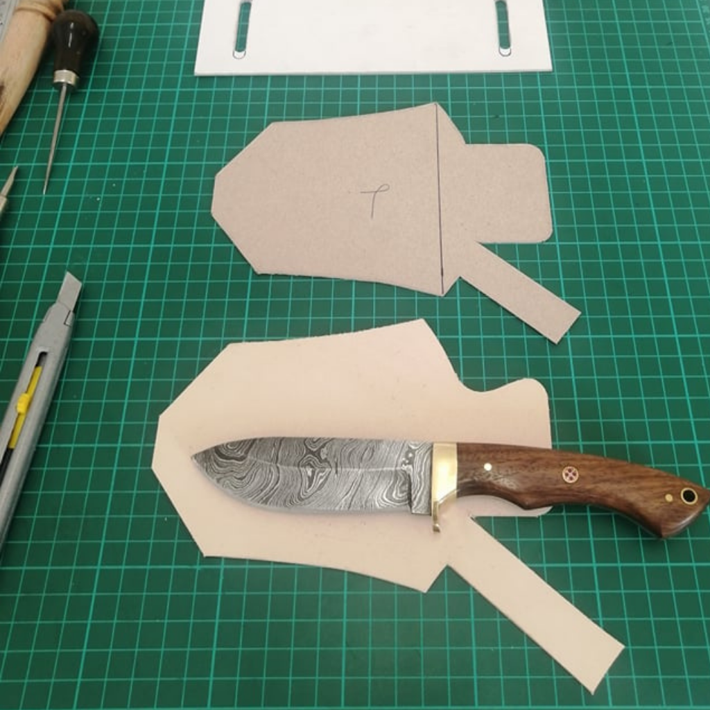 Étui de couteau en cuir personnalisé