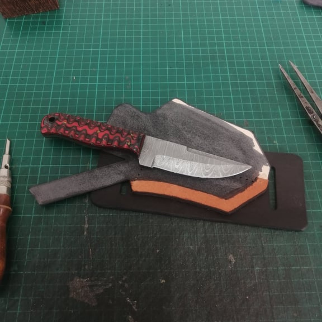 Étui de couteau en cuir personnalisé