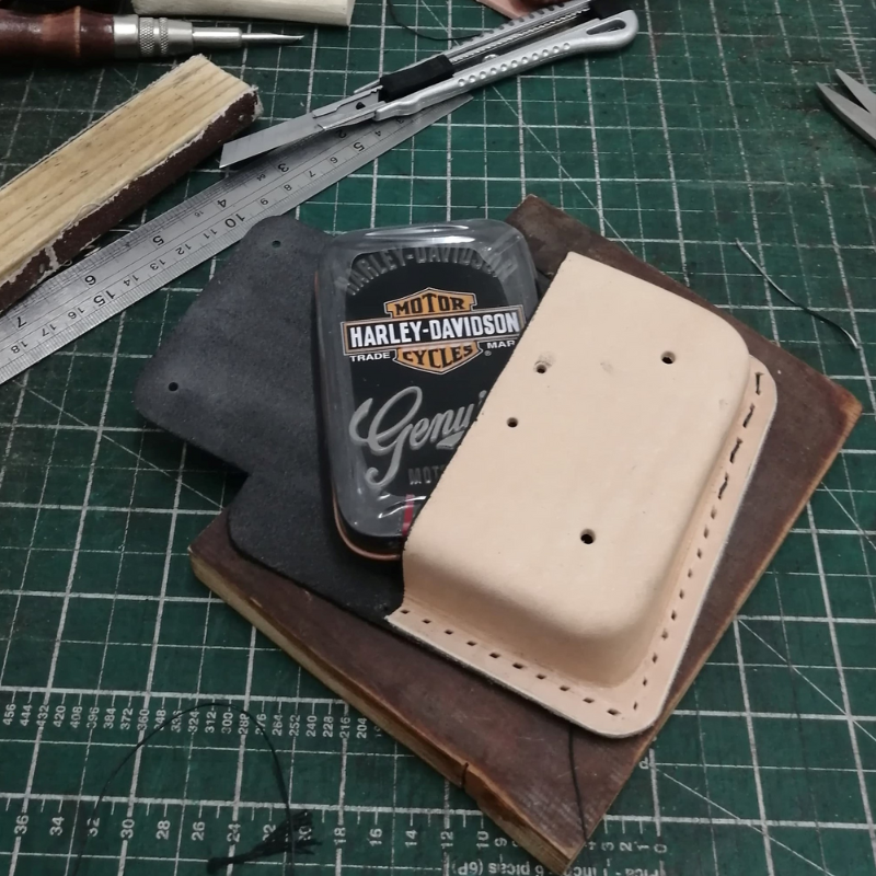handmade leather goods by exodos copenhagen 