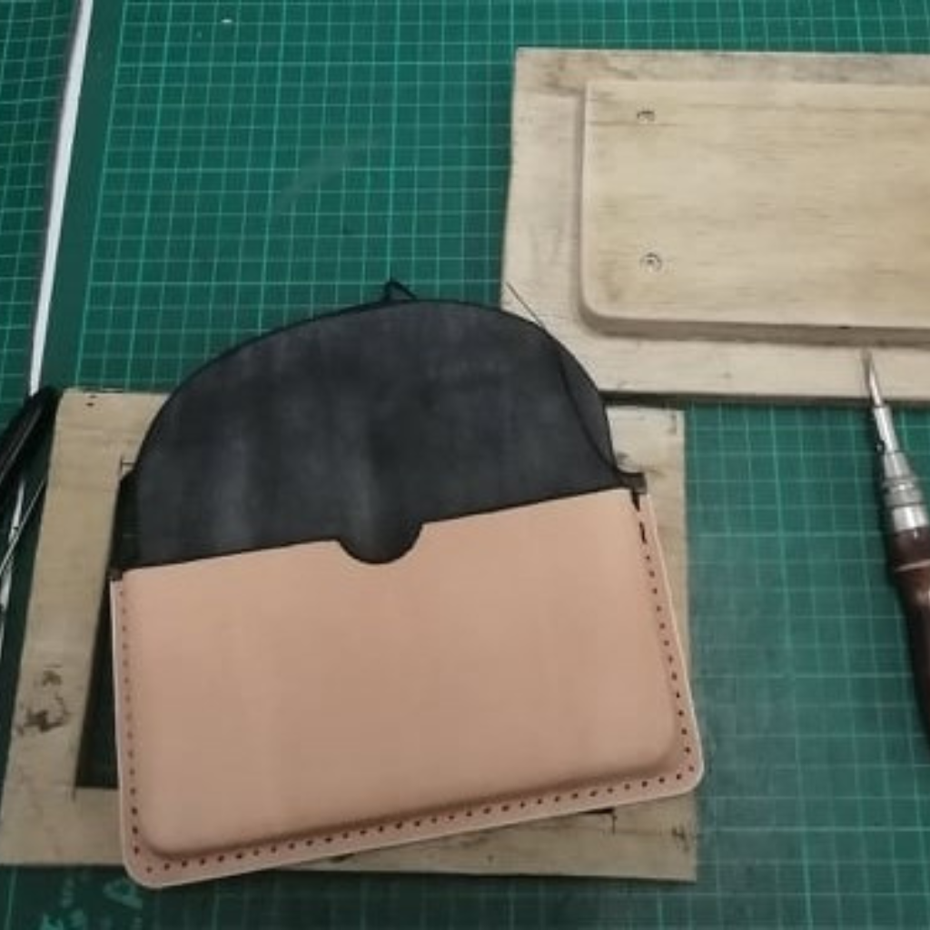Étui de ceinture en cuir sur mesure pour téléphone