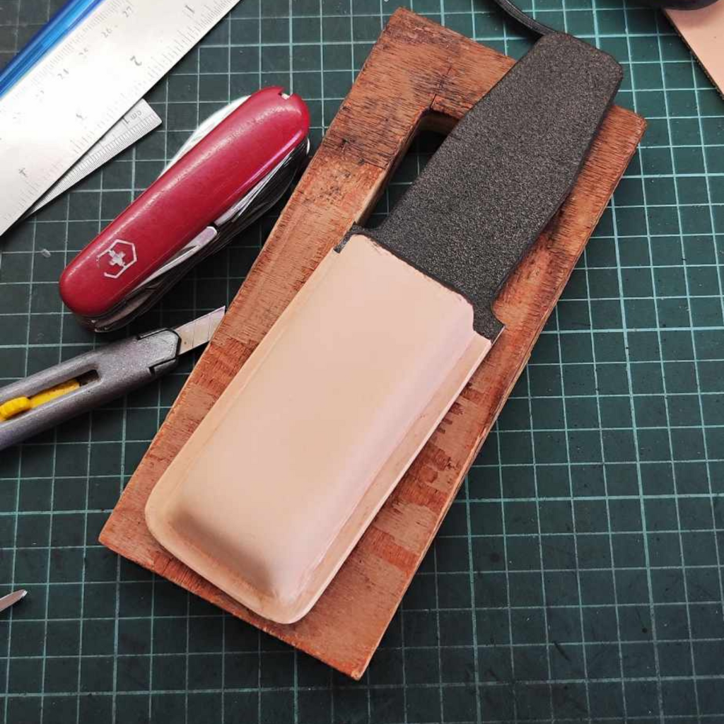 Custom Leather Belt Clip Knife Sheath for Victorinox Swiss Army Knives